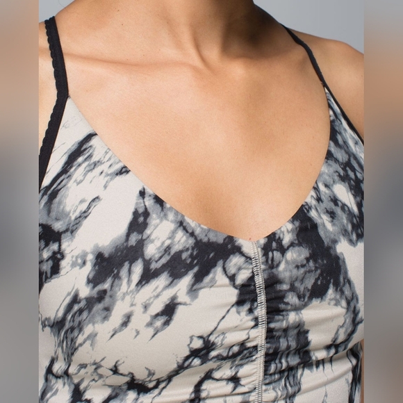 2/35$ Lululemon Open Your Heart Tank Size 4 Tan And Black Color W1967S - Picture 4 of 14